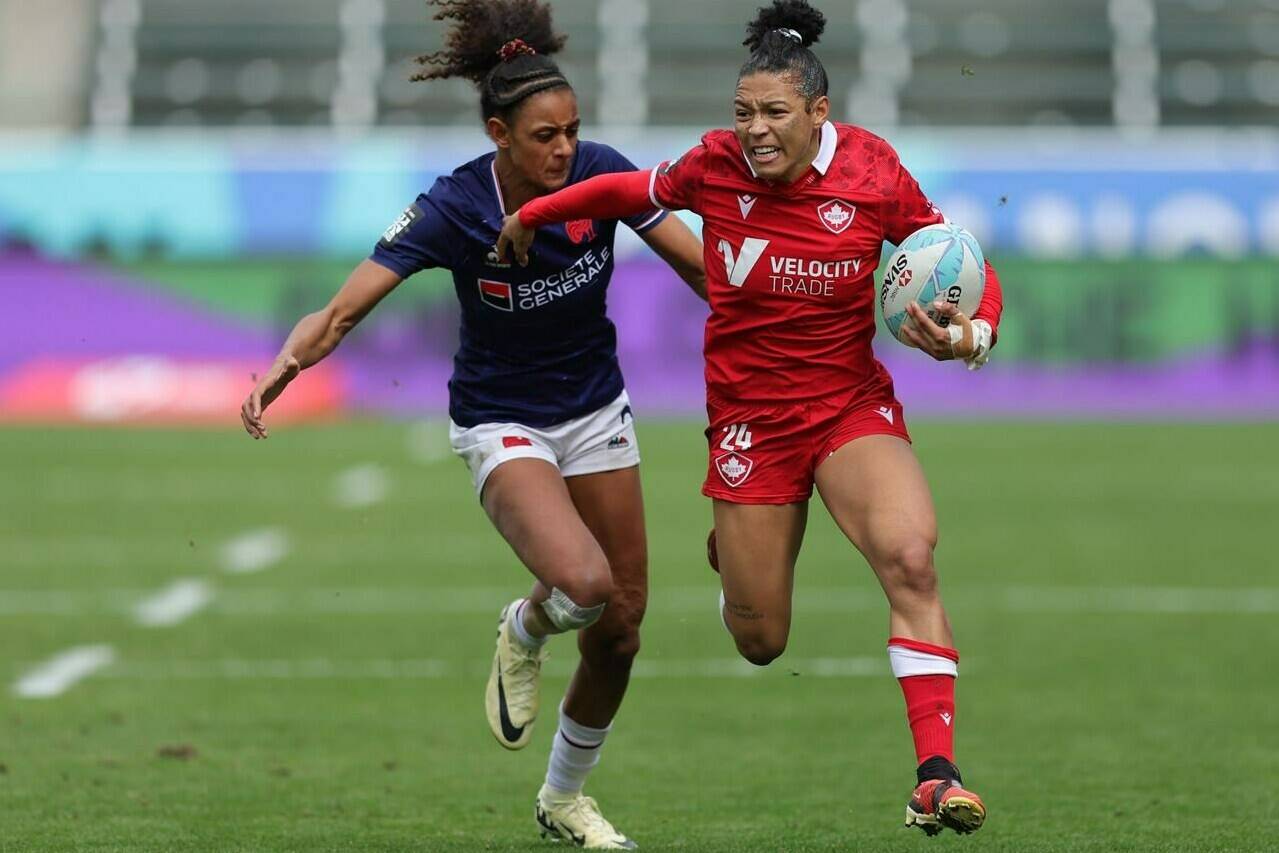 Canada’s Asia Hogan-Rochester (right) breaks through the France defence on Day 3 of the HSBC SVNS Los Angeles at Dignity Health Sports Park In Carson, Calif. on Sunday, March 3, 2024. THE CANADIAN PRESS/HO-Mike Lee — KLC fotos for World Rugby