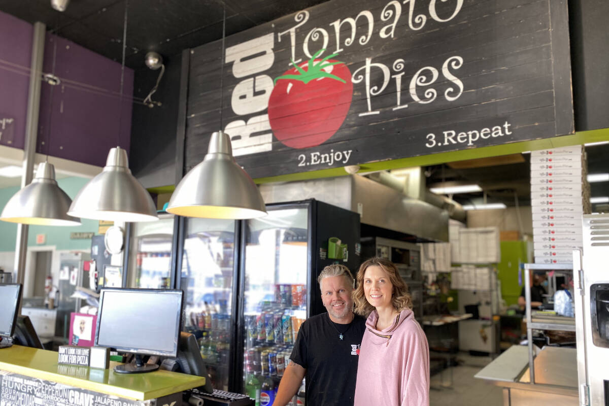 Jason and Amber Akeson at their Williams Lake Red Tomato Pies location. (Kim Kimberlin photo - Williams Lake Tribune)