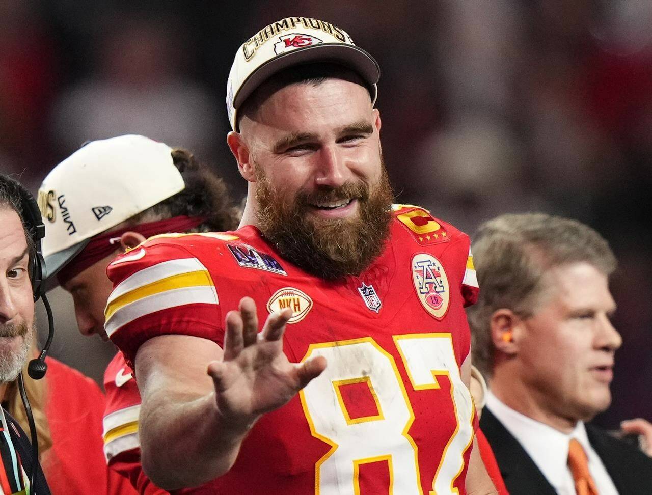 Kansas City Chiefs tight end Travis Kelce (87) waves after the NFL Super Bowl 58 football game against the San Francisco 49ers Sunday, Feb. 11, 2024, in Las Vegas. (AP Photo/Frank Franklin II, File)