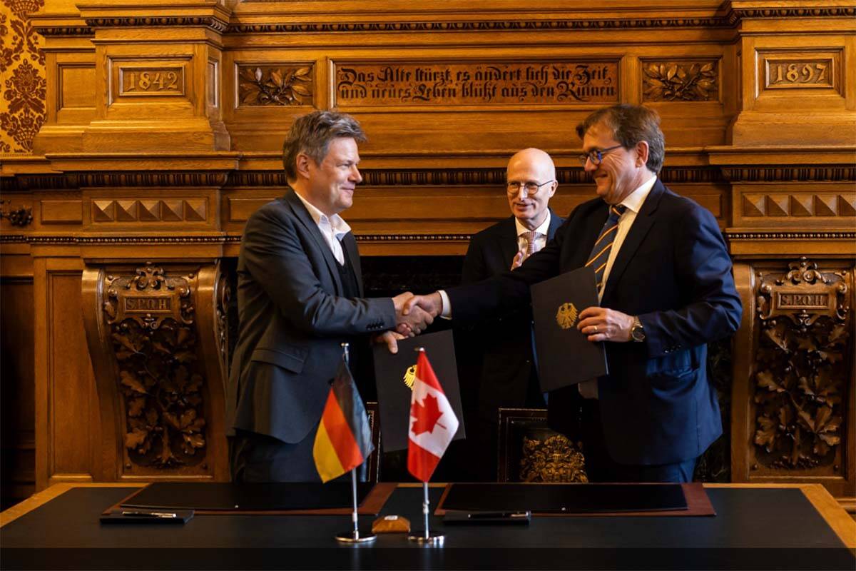 B.C. MP and energy minister Jonathan Wilkinson (right) last month signed an agreement with Germany represented by vice-chancellor Robert Habeck (left) to help “acclerate” the commercial-scale hydrogen trade between Canada and Germany. Former B.C. premier John Horgan, who now serves as Canada’s ambassador to Germany, attended the signing ceremony in Hamburg, represented by its Lord Mayor Peter Tschentscher. (Twitter)