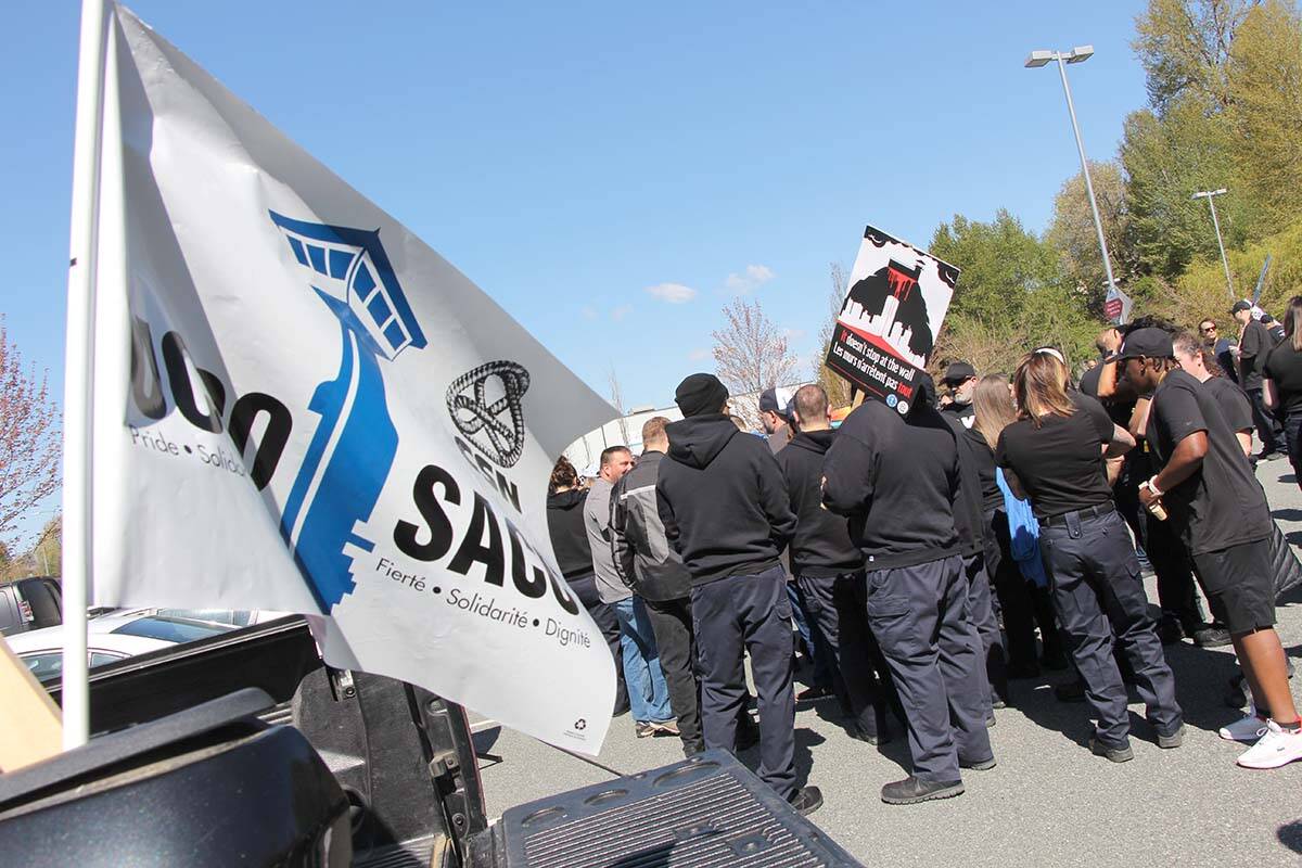 The Union of Canadian Correctional Officers held a protest in Abbotsford on Thursday, April 15 outside Correctional Service Canada’s Pacific region headquarters. (Vikki Hopes/Abbotsford News)