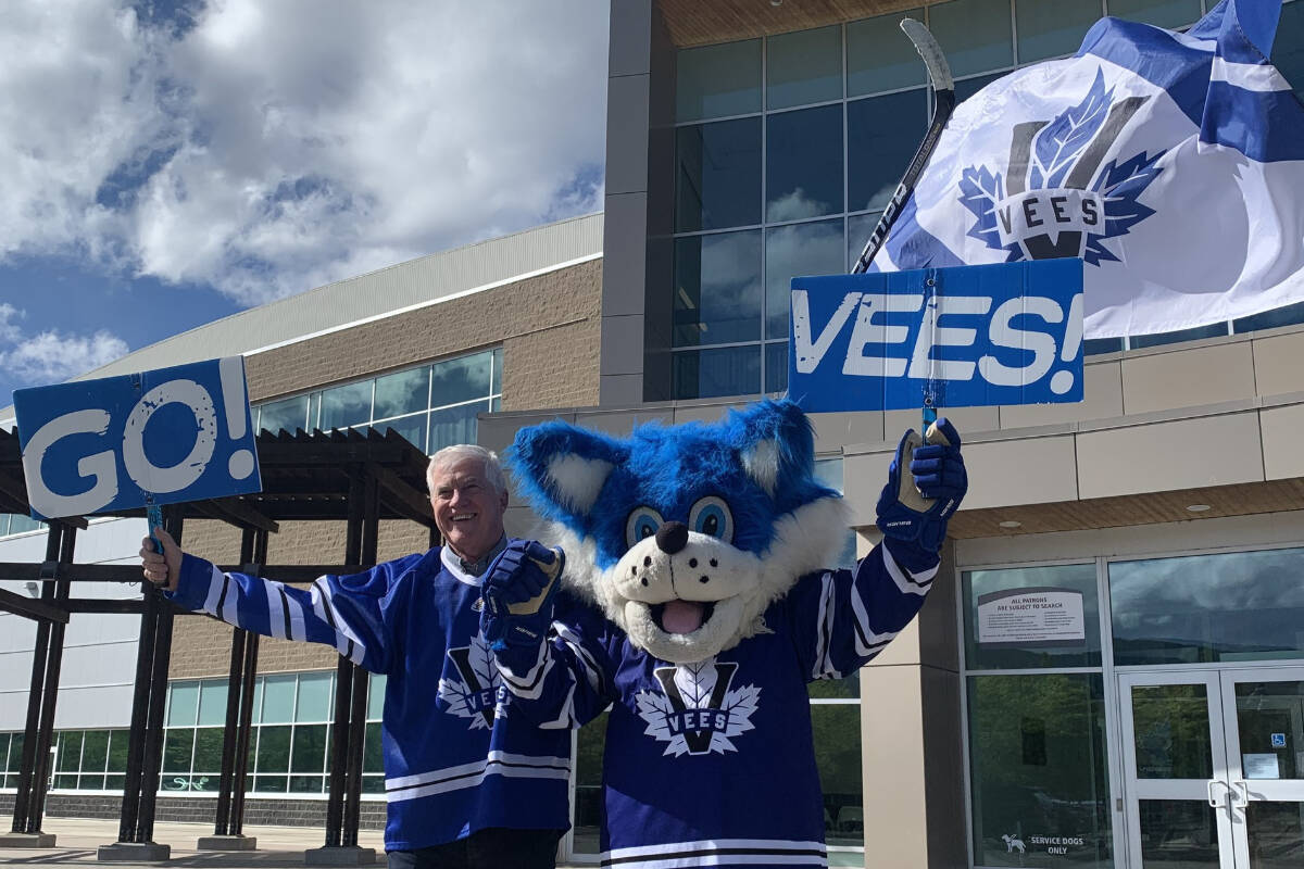 Mayor Julius Bloomfield with Harvey, the Penticton Vees’ mascot, outside the South Okanagan Events Centre ahead of the 2024 Fred Page Cup Finals, featuring the Vees and Surrey Eagles. (Photo- City of Penticton)
