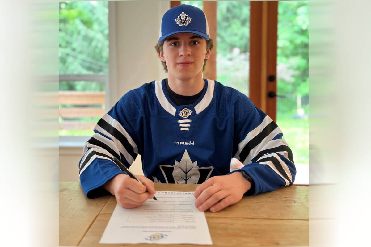 Eli McKamey, 15, signs with the Penticton Vees ahead of the<tcxspan tcxhref="tel:20242025" title="Call 2024-2025 with 3CX Click to Call"> 2024-2025 </tcxspan>season. (Photo- BCHL)