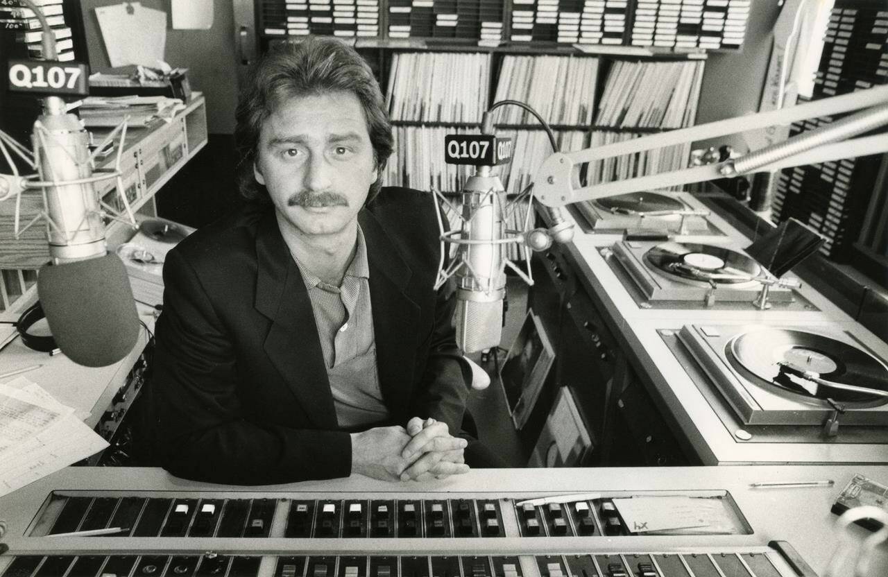 Radio broadcaster Bob Mackowycz Sr., whose visionary programming injected a certain artistic flair into Toronto’s cultural scene, has died. Mackowycz Sr. is seen in a Q107 radio studio in a May 26, 1986, family handout photo. THE CANADIAN PRESS/HO-Al Dunlop, *MANDATORY CREDIT*