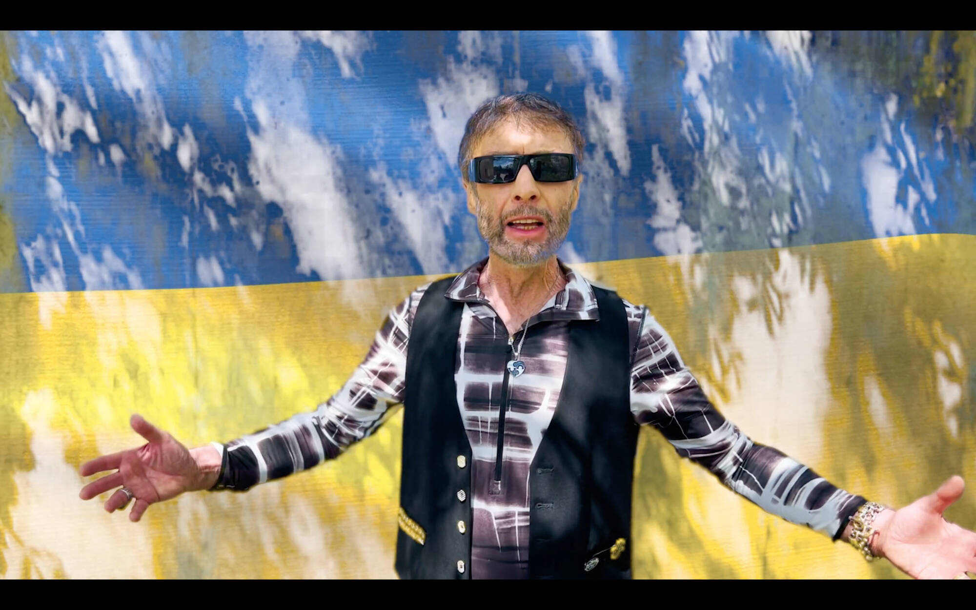 Paul Rodgers is featured in the song Red Harvest. The song, by Richard T. Bear and featuring Rodgers, is in response to the ongoing conflict in Ukraine. (Quarto Valley Records)