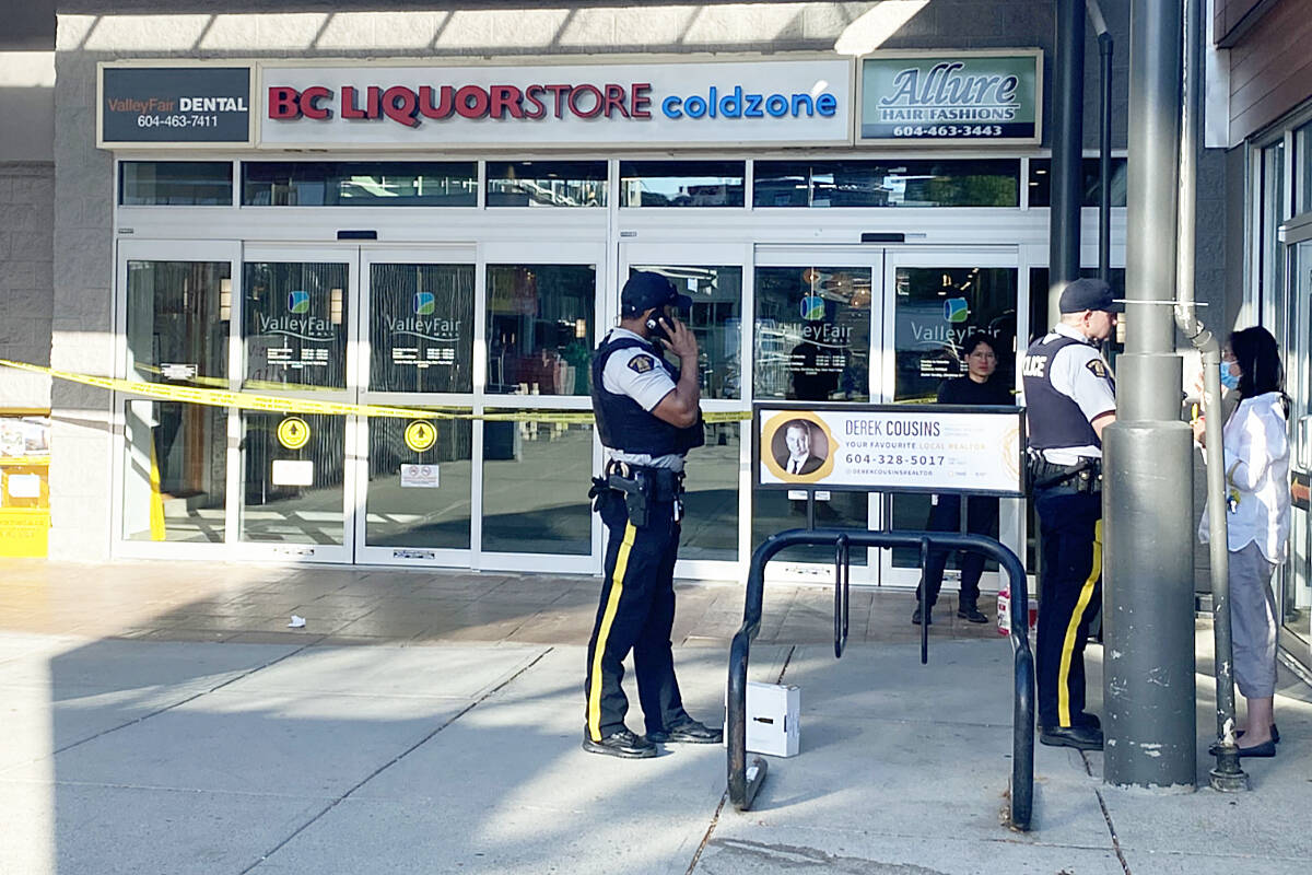 Witnesses say bear spray was used to rob a jewellery store in ValleyFair Mall. (Colleen Flanagan/The News)