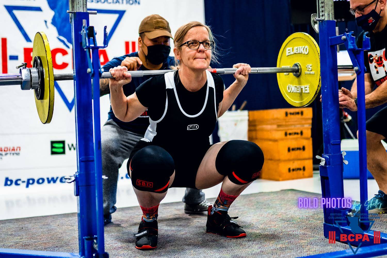 Joyce Lindemulder performs a squat at the BCPA Fall Classic. Photo by @boldphotosbyshelly